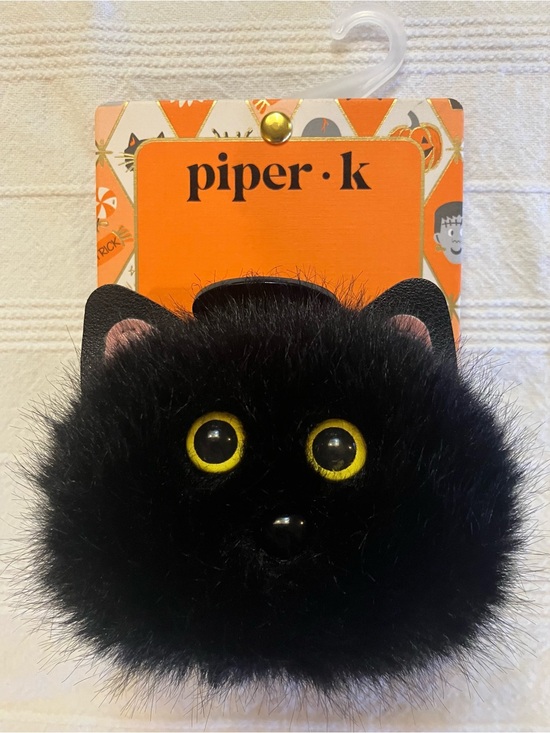 Piper K Accessories - NWT Piper K Rare Spooky Halloween Fluffy Black Cat Hair Claw Clip